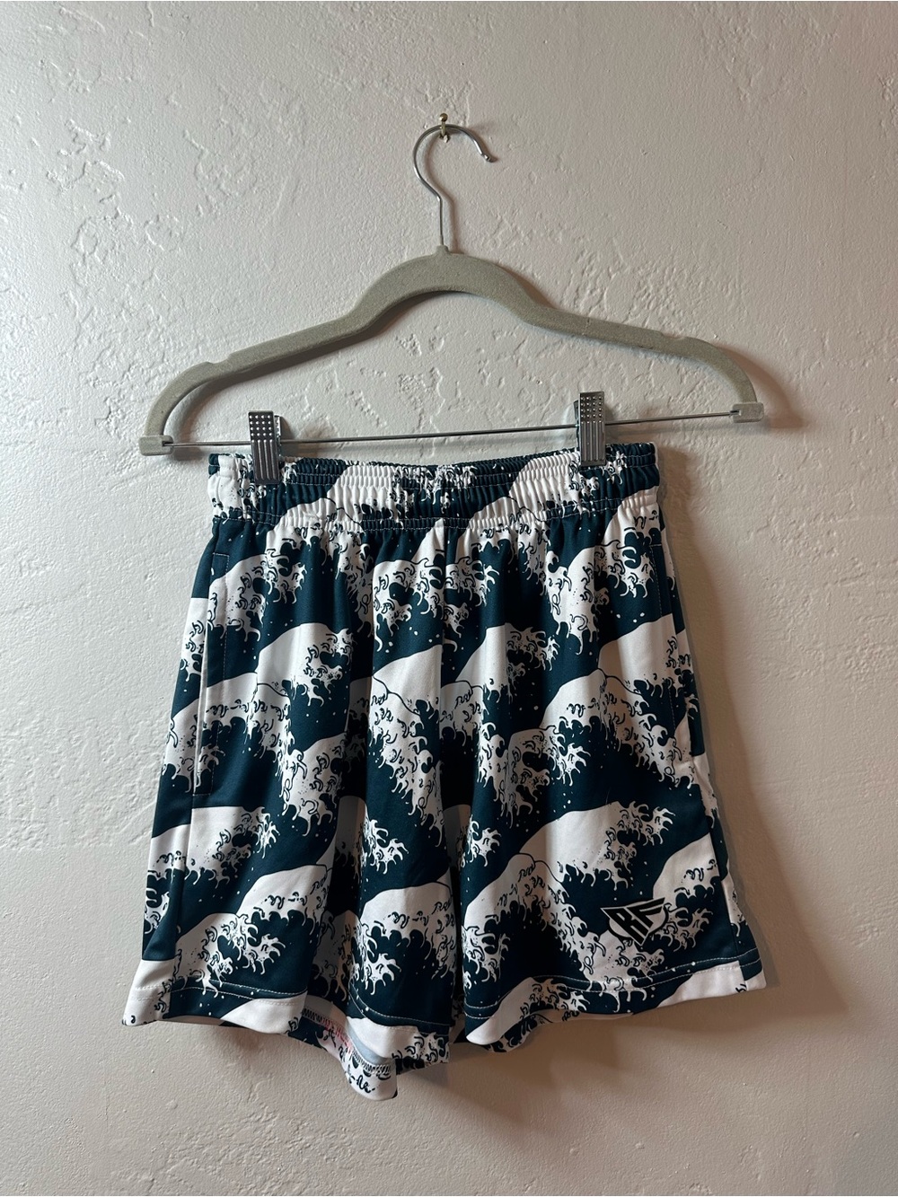 Wave Print Athletic Shorts - Navy & White